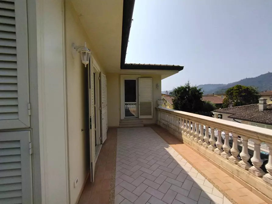Immagine 28 di Villa in vendita  in via Fonda 65 a Camaiore