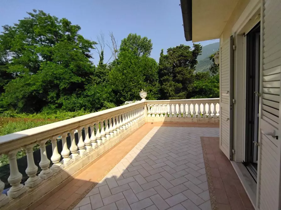 Immagine 31 di Villa in vendita  in via Fonda 65 a Camaiore