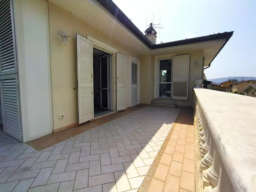 Immagine 32 di Villa in vendita  in via Fonda 65 a Camaiore