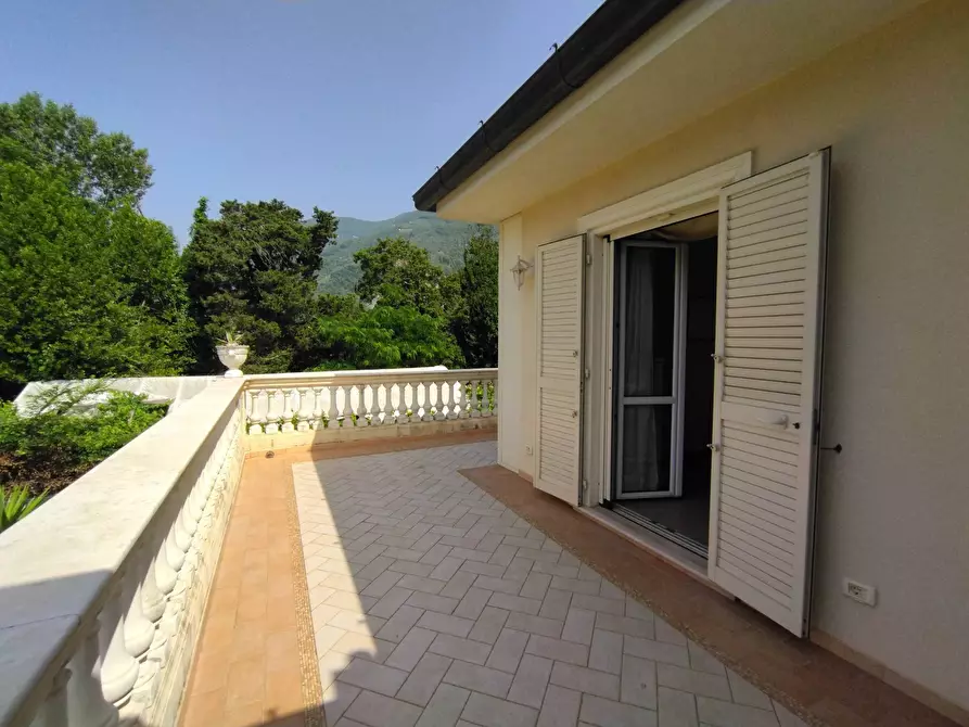 Immagine 36 di Villa in vendita  in via Fonda 65 a Camaiore