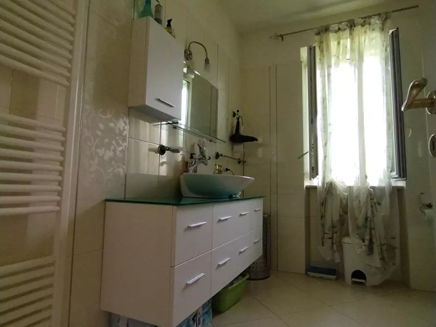 Immagine 37 di Villa in vendita  in via Fonda 65 a Camaiore