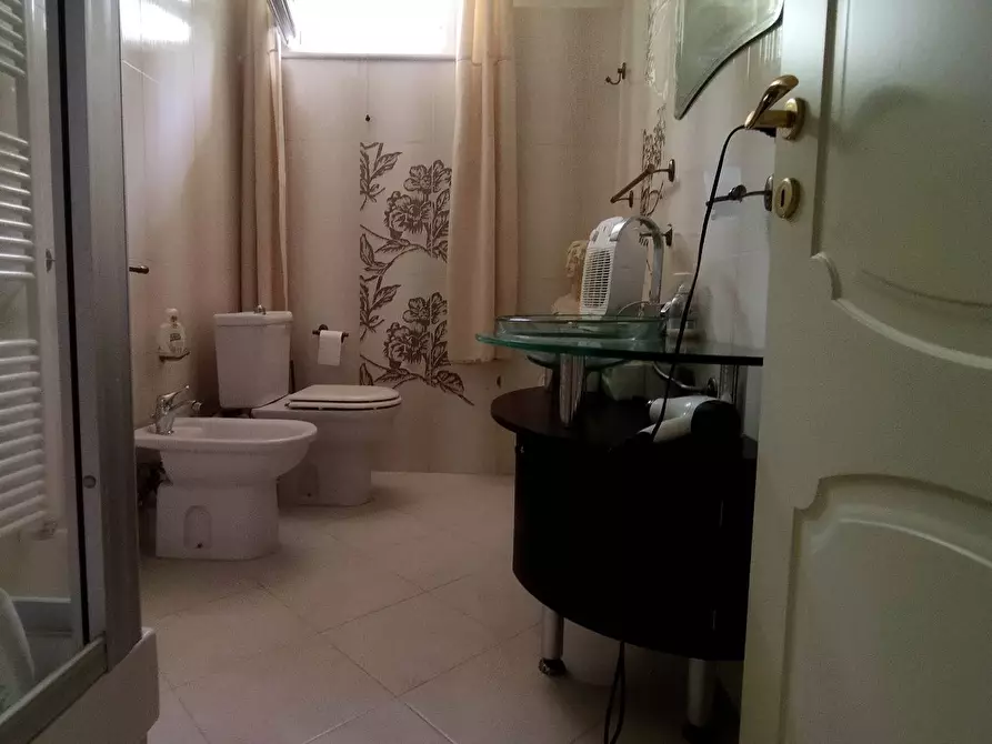 Immagine 51 di Villa in vendita  in via Fonda 65 a Camaiore