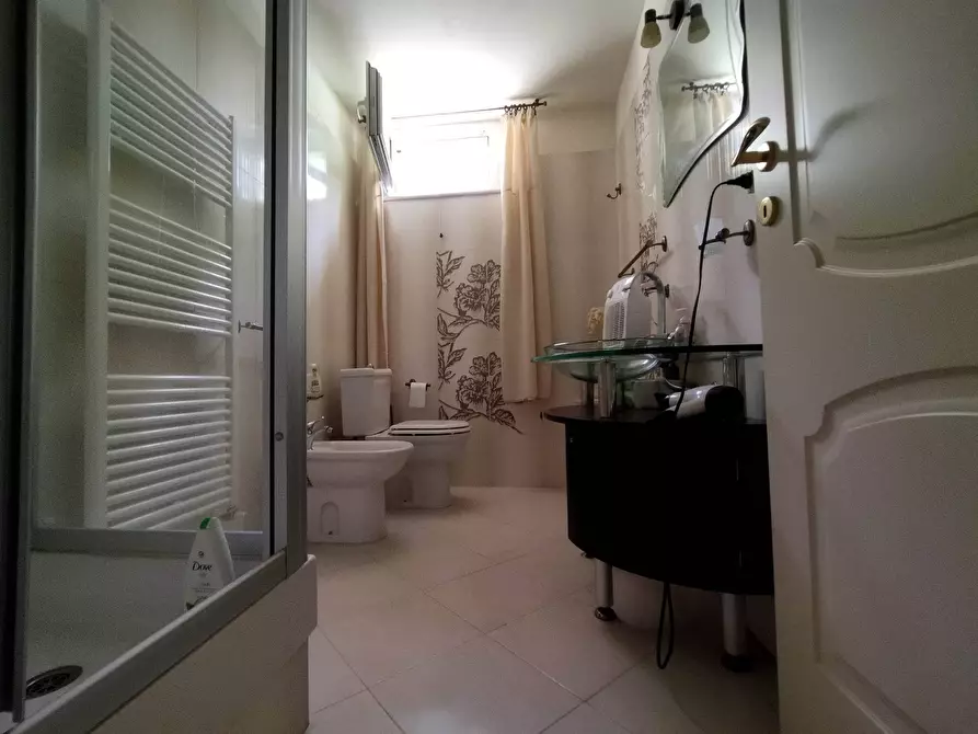 Immagine 52 di Villa in vendita  in via Fonda 65 a Camaiore