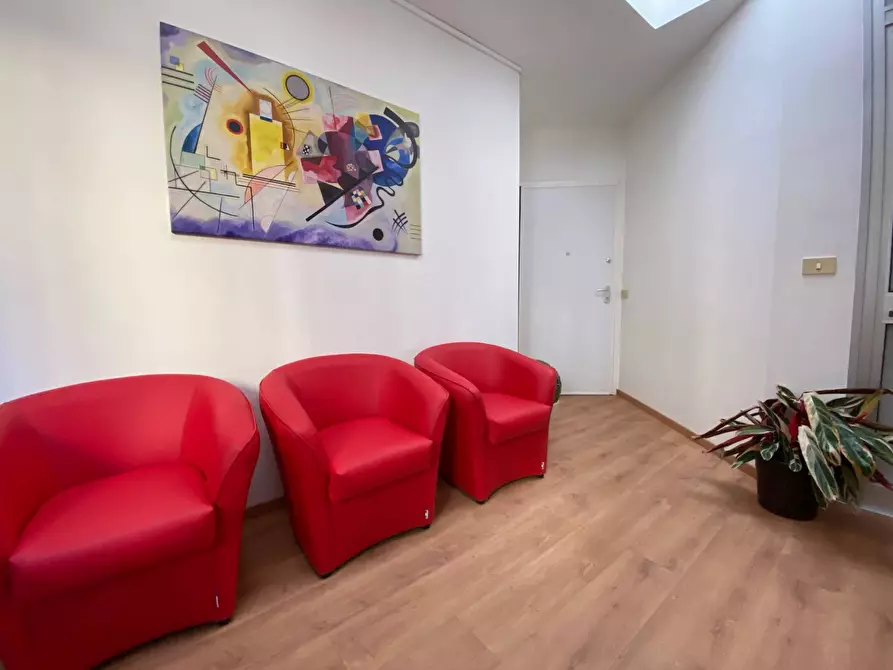 Immagine 2 di Ufficio in affitto  in via Filzi 117 a Viareggio