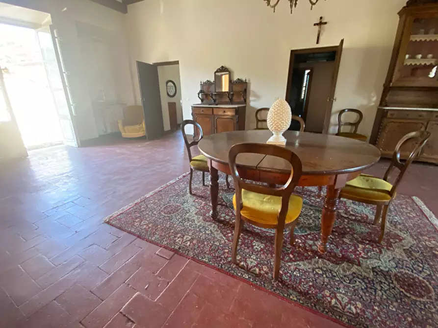 Immagine 37 di Rustico / casale in vendita  in via  torre a Lucca