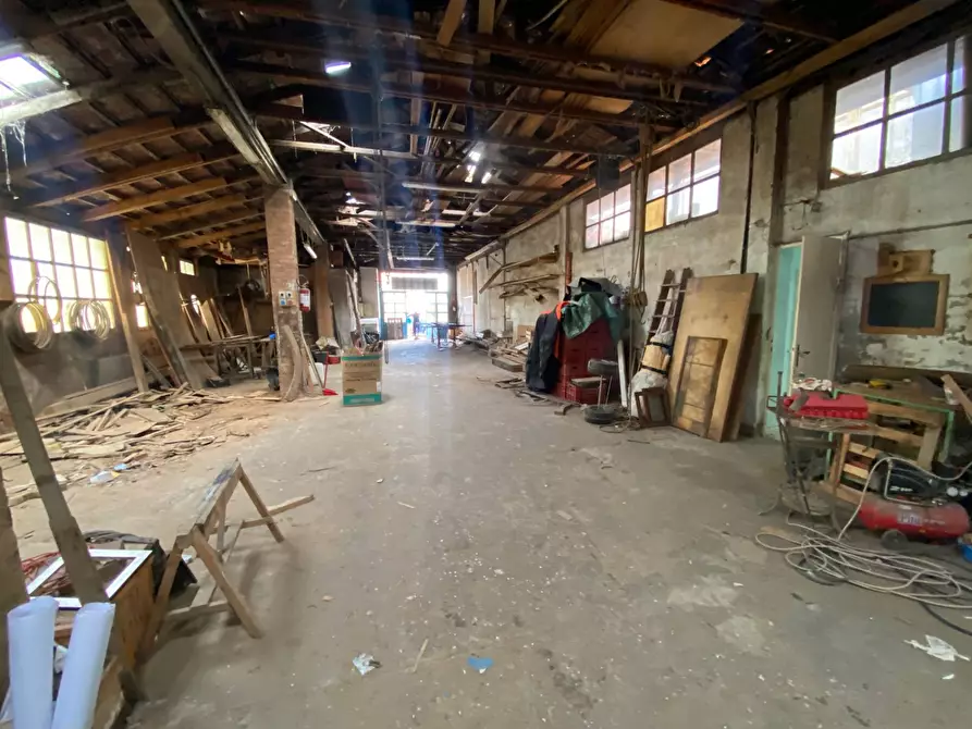 Immagine 1 di Capannone industriale in vendita  in via virgilio 33 a Viareggio