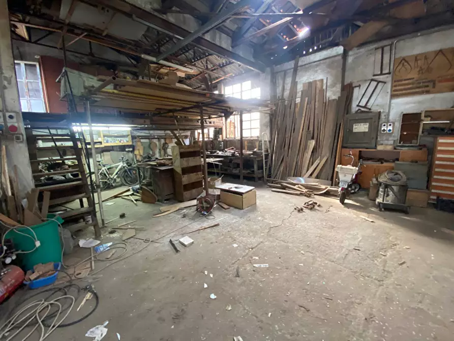 Immagine 2 di Capannone industriale in vendita  in via virgilio 33 a Viareggio