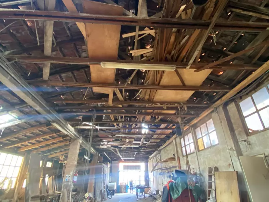 Immagine 3 di Capannone industriale in vendita  in via virgilio 33 a Viareggio
