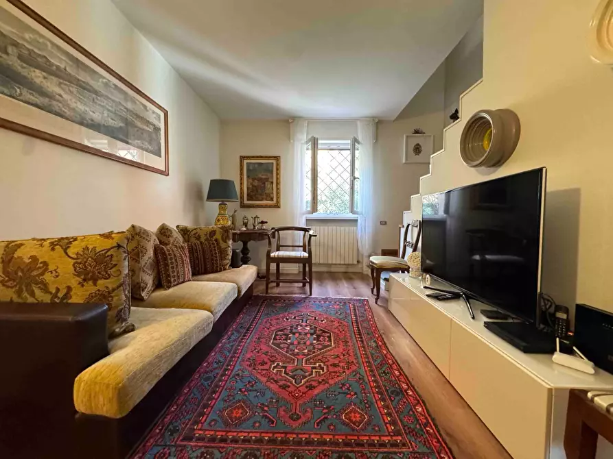 Immagine 7 di Villa in vendita  in via Carducci 25 a Camaiore