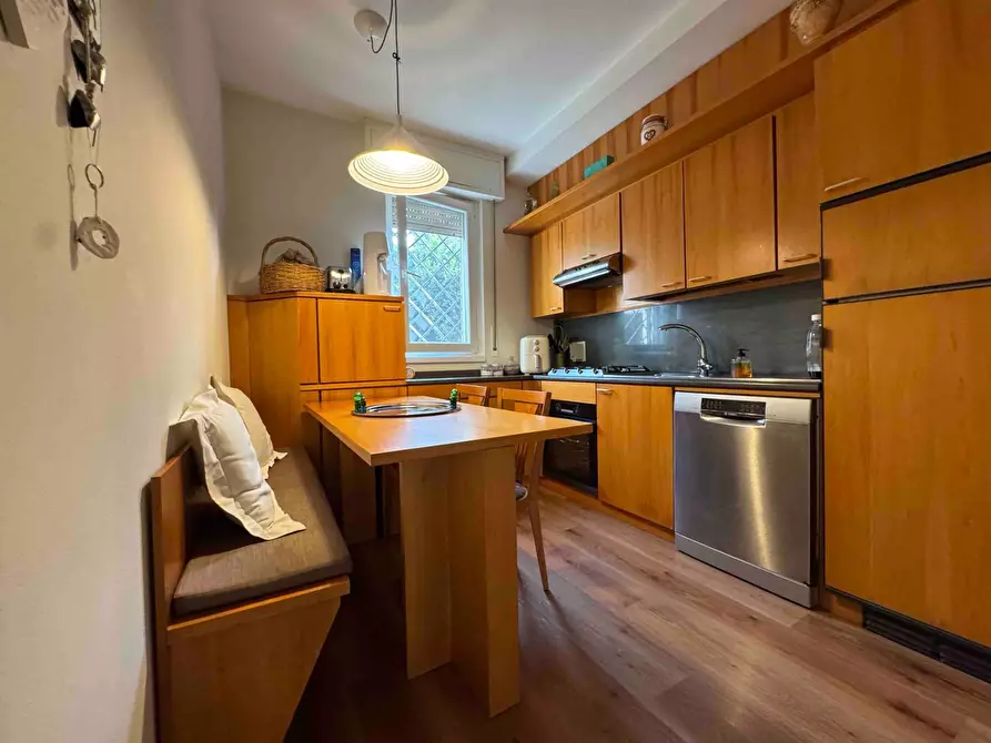 Immagine 10 di Villa in vendita  in via Carducci 25 a Camaiore