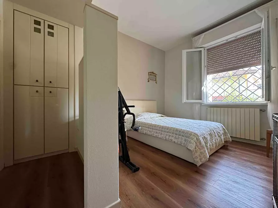 Immagine 19 di Villa in vendita  in via Carducci 25 a Camaiore