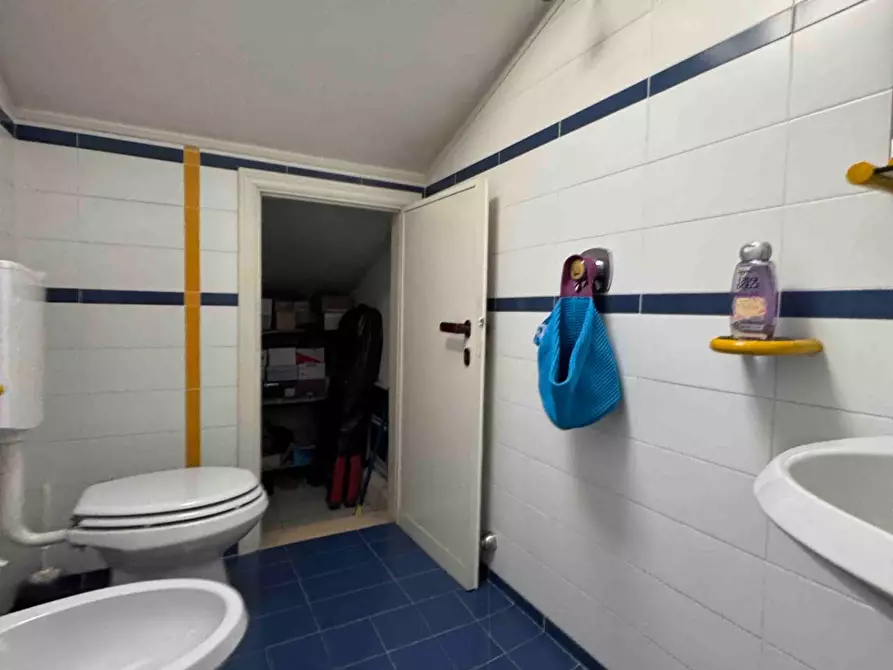 Immagine 25 di Villa in vendita  in via Carducci 25 a Camaiore