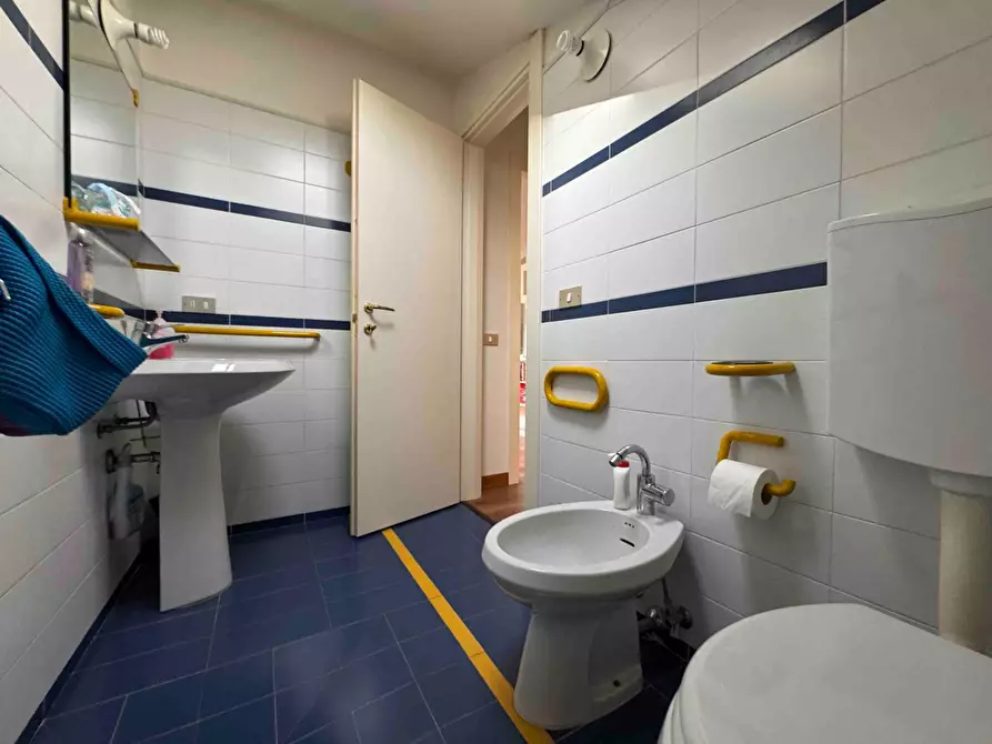 Immagine 27 di Villa in vendita  in via Carducci 25 a Camaiore