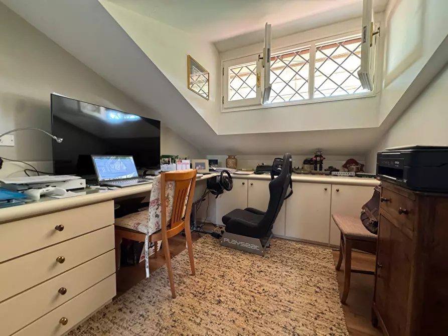 Immagine 31 di Villa in vendita  in via Carducci 25 a Camaiore