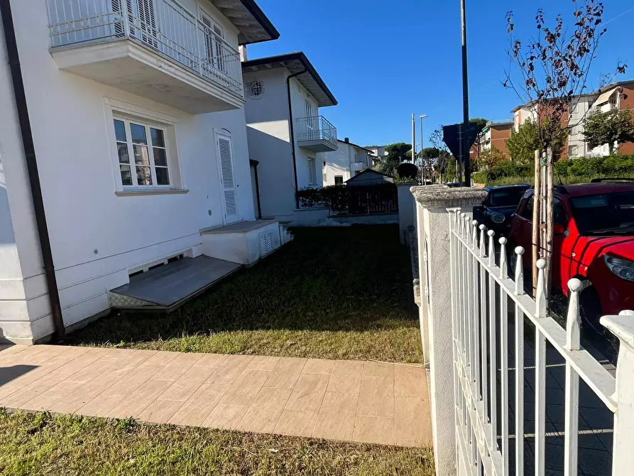Immagine 4 di Villetta a schiera in vendita  in via euclide 13 a Camaiore