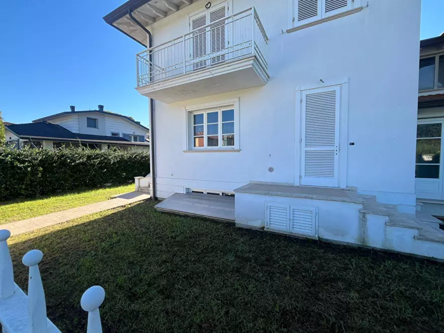 Immagine 5 di Villetta a schiera in vendita  in via euclide 13 a Camaiore