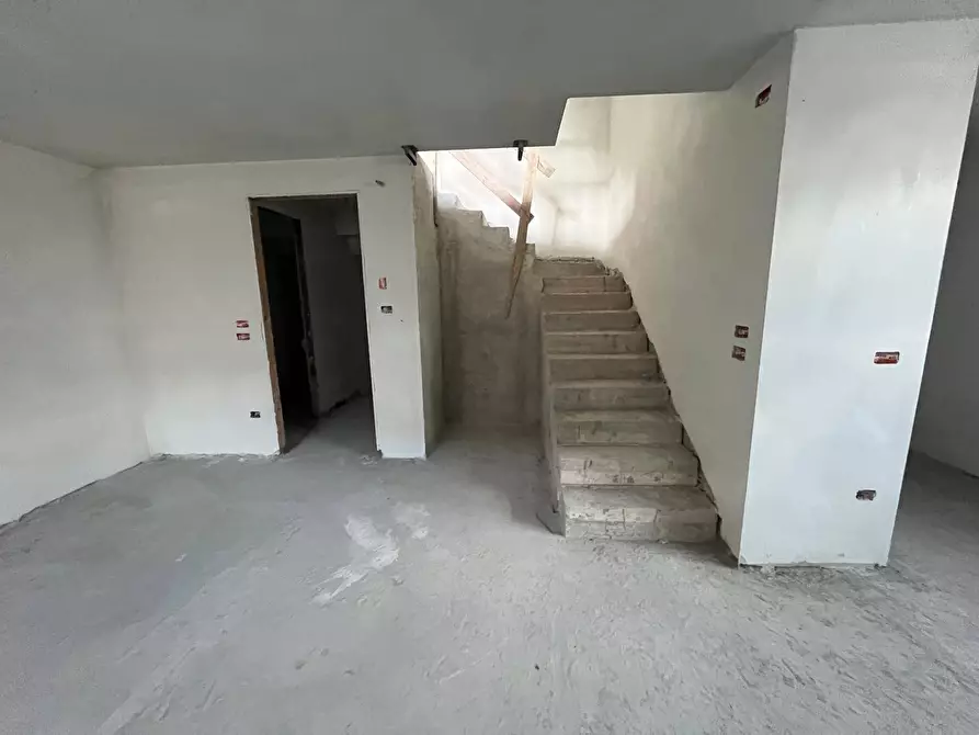 Immagine 12 di Villetta a schiera in vendita  in via euclide 13 a Camaiore