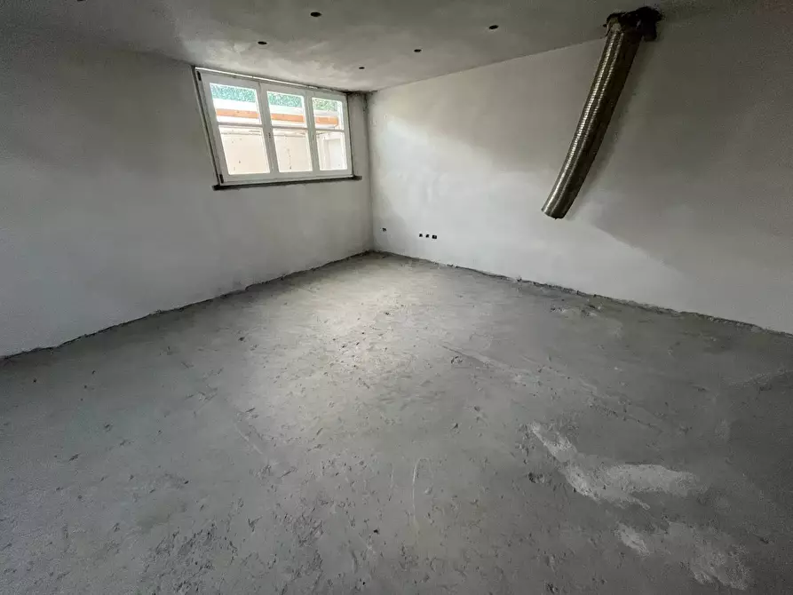 Immagine 15 di Villetta a schiera in vendita  in via euclide 13 a Camaiore