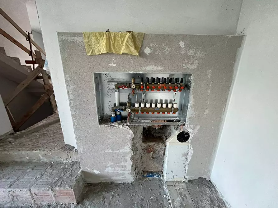 Immagine 16 di Villetta a schiera in vendita  in via euclide 13 a Camaiore