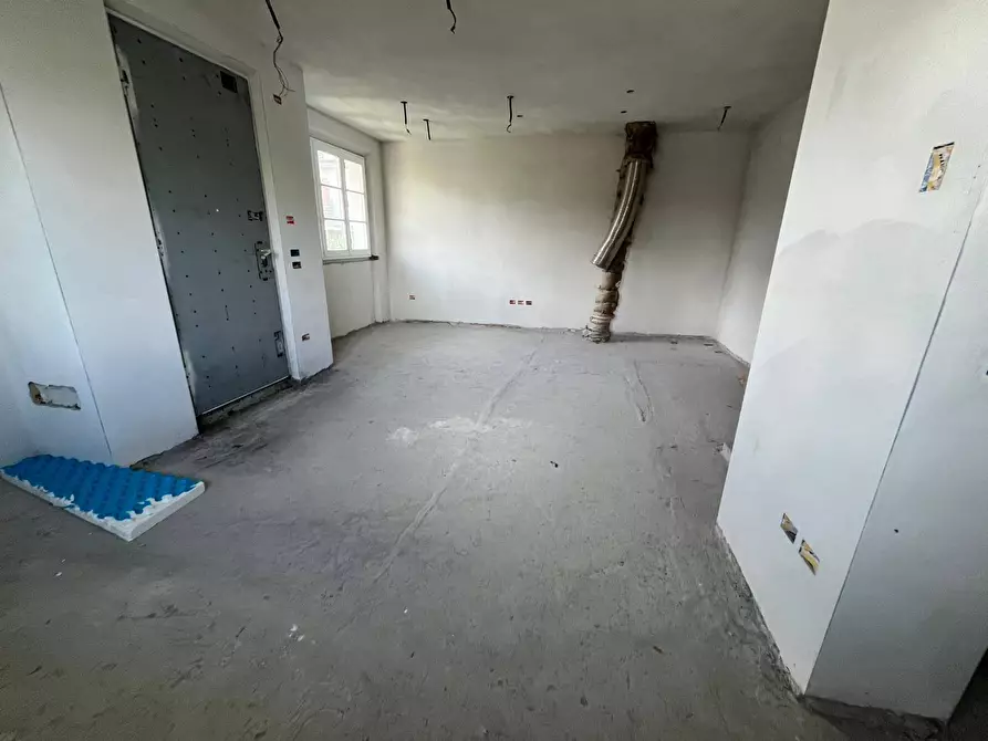 Immagine 9 di Villetta a schiera in vendita  in via euclide 13 a Camaiore