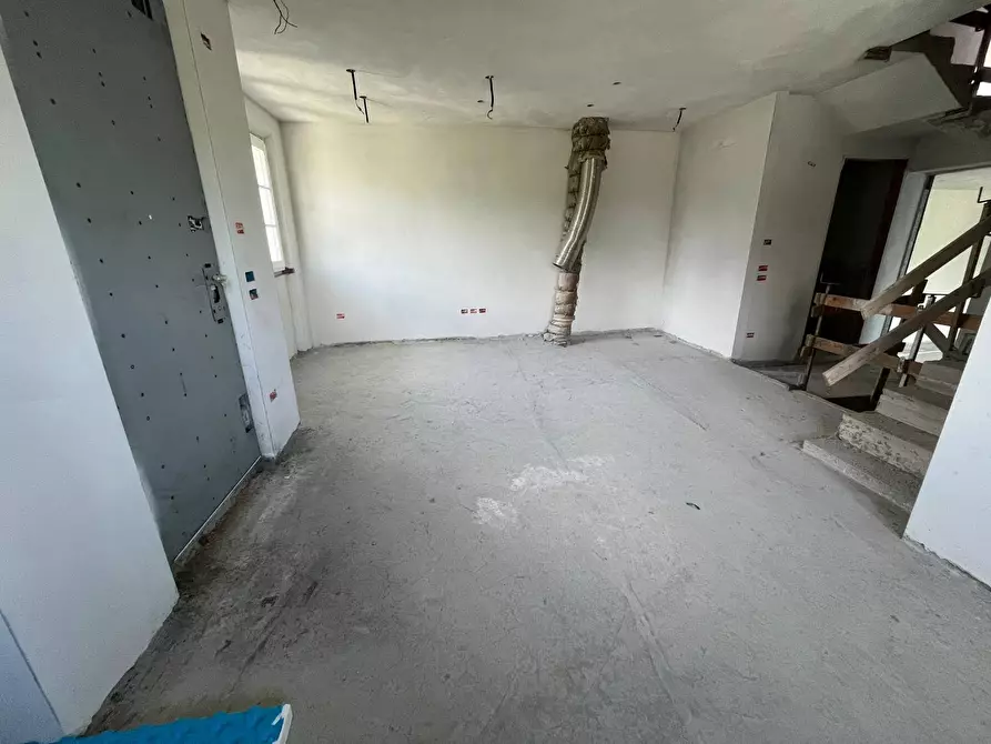 Immagine 10 di Villetta a schiera in vendita  in via euclide 13 a Camaiore