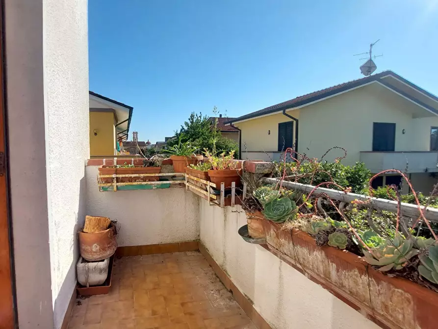 Immagine 2 di Appartamento in vendita  in via elettrica 1 a Viareggio