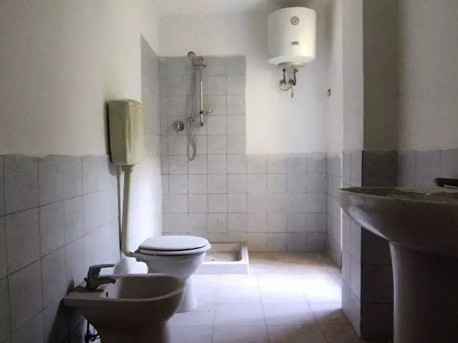 Immagine 5 di Appartamento in vendita  in via Vittorio Emanuele 100 a Camaiore