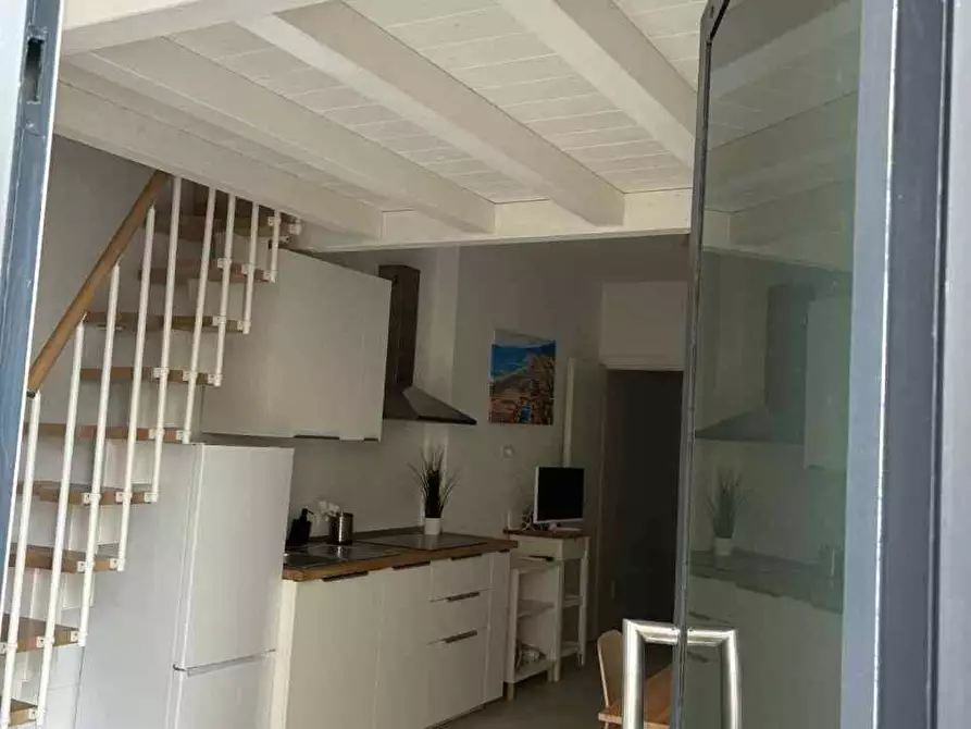 Immagine 2 di Appartamento in vendita  in corso Garibaldi 11 a Viareggio