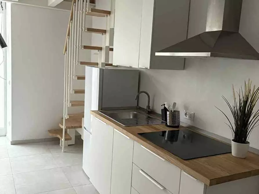 Immagine 6 di Appartamento in vendita  in corso Garibaldi 11 a Viareggio