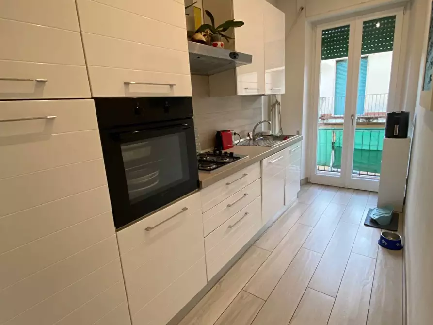 Immagine 2 di Appartamento in vendita  in via Galvani 33 a Viareggio