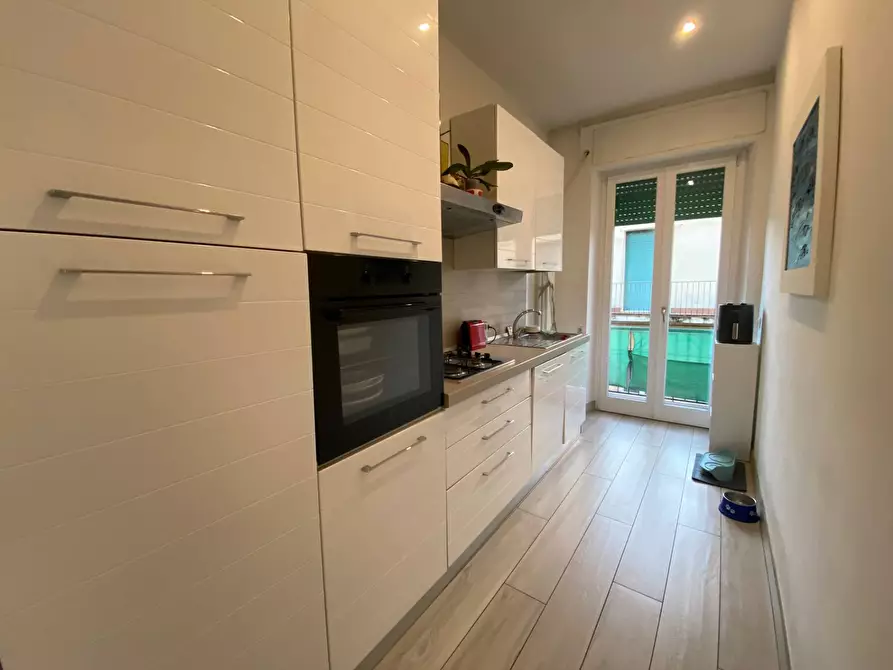 Immagine 6 di Appartamento in vendita  in via Galvani 33 a Viareggio