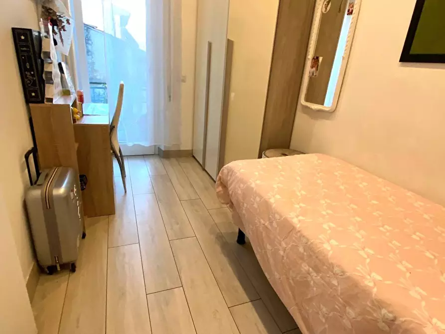 Immagine 10 di Appartamento in vendita  in via Galvani 33 a Viareggio