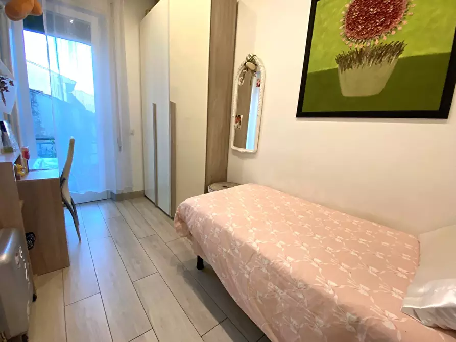 Immagine 11 di Appartamento in vendita  in via Galvani 33 a Viareggio