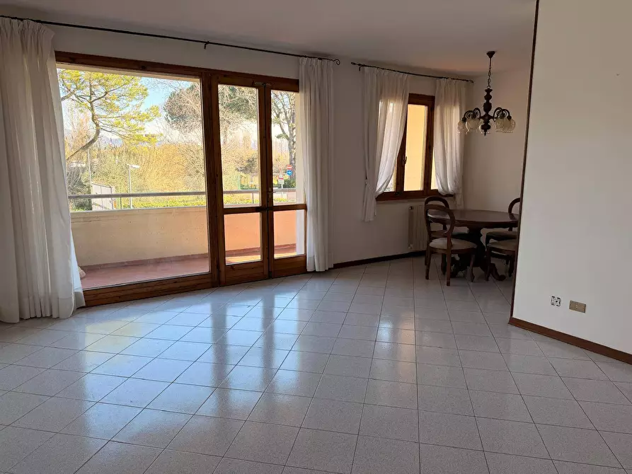 Immagine 1 di Appartamento in vendita  in via repaci 33 a Viareggio