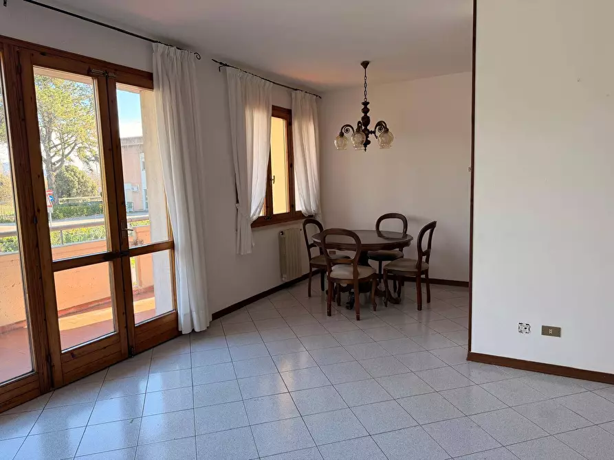 Immagine 3 di Appartamento in vendita  in via repaci 33 a Viareggio