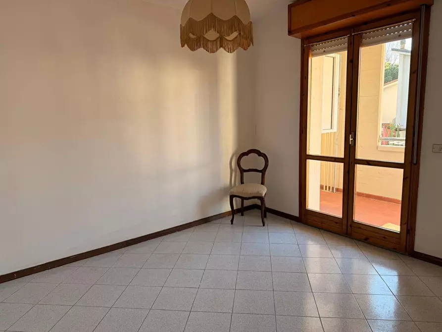 Immagine 9 di Appartamento in vendita  in via repaci 33 a Viareggio