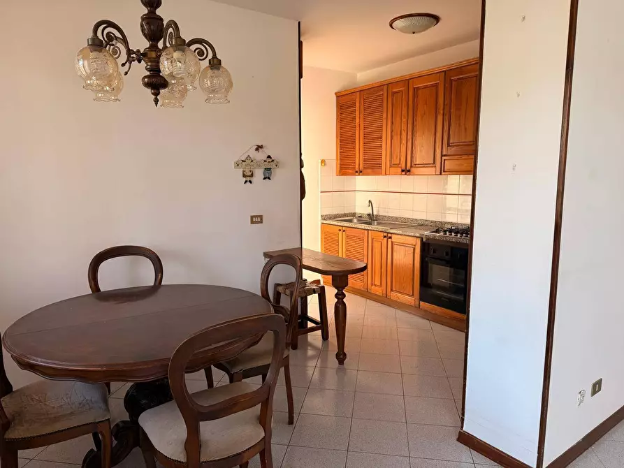 Immagine 4 di Appartamento in vendita  in via repaci 33 a Viareggio