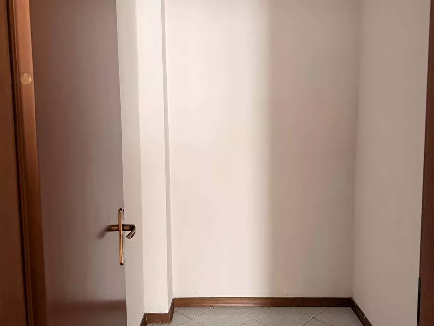 Immagine 11 di Appartamento in vendita  in via repaci 33 a Viareggio