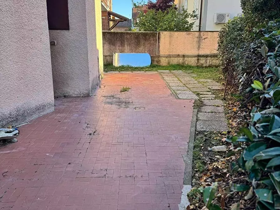 Immagine 2 di Casa indipendente in vendita  in via della luna 1 a Viareggio