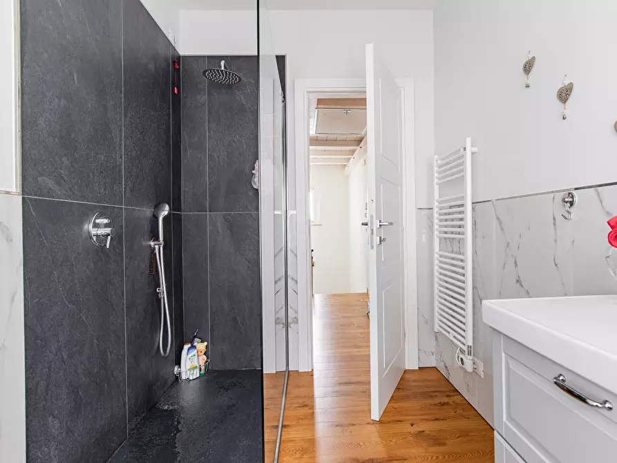 Immagine 22 di Casa indipendente in vendita  in via pucci 50 a Viareggio