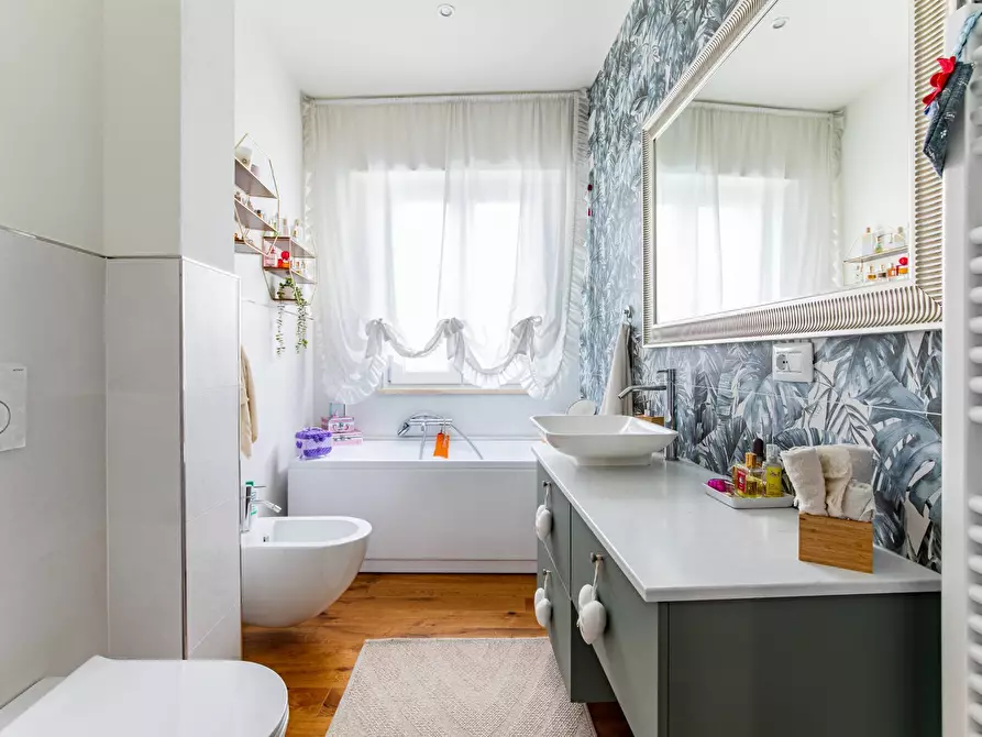 Immagine 10 di Casa indipendente in vendita  in via pucci 50 a Viareggio