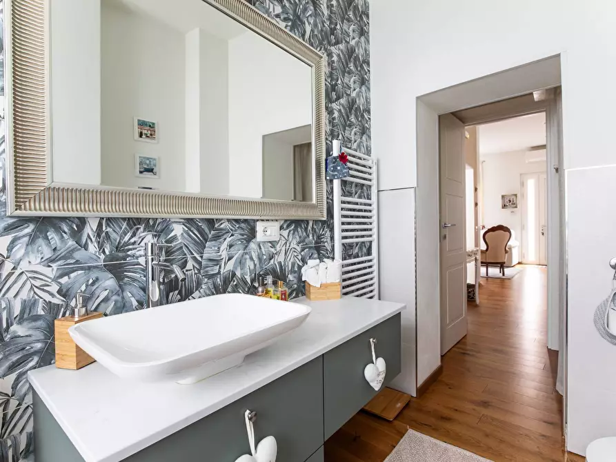 Immagine 9 di Casa indipendente in vendita  in via pucci 50 a Viareggio