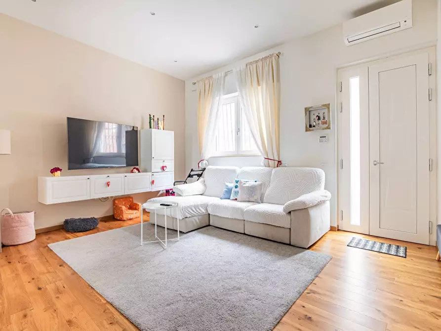 Immagine 2 di Casa indipendente in vendita  in via pucci 50 a Viareggio