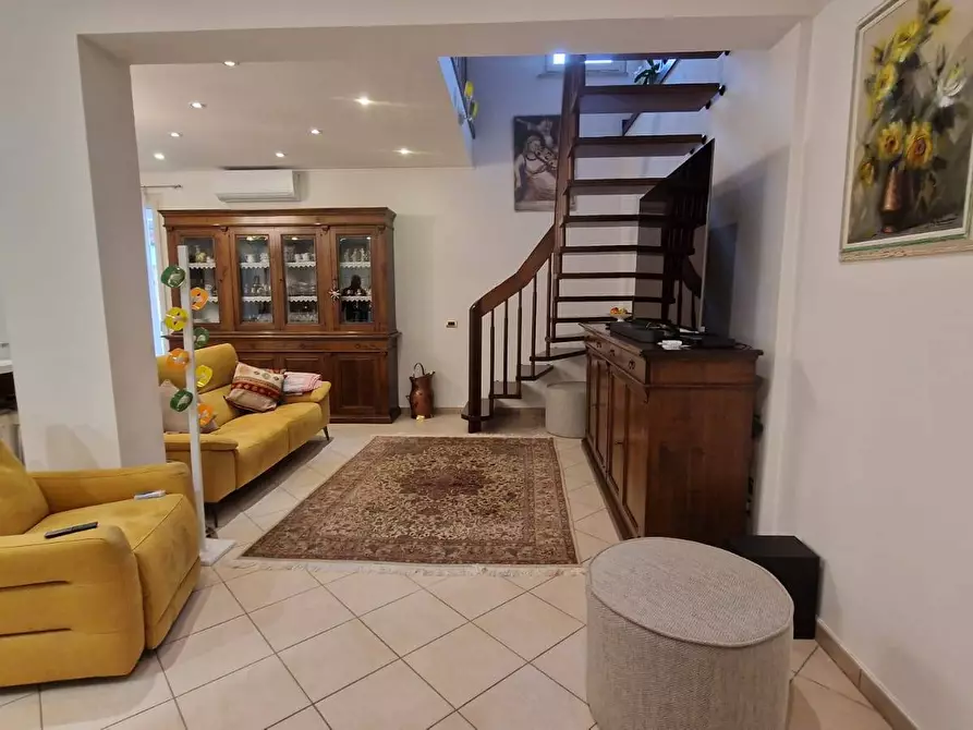 Immagine 5 di Appartamento in vendita  in via volpi 55 a Viareggio