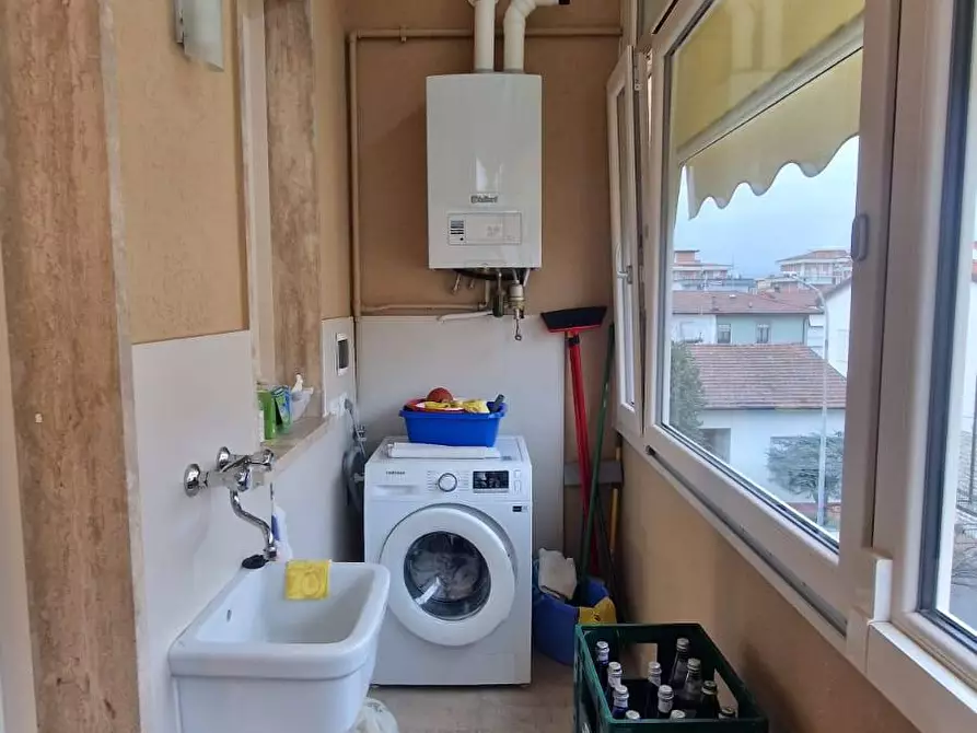 Immagine 27 di Appartamento in vendita  in via volpi 55 a Viareggio