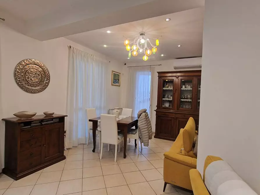 Immagine 6 di Appartamento in vendita  in via volpi 55 a Viareggio