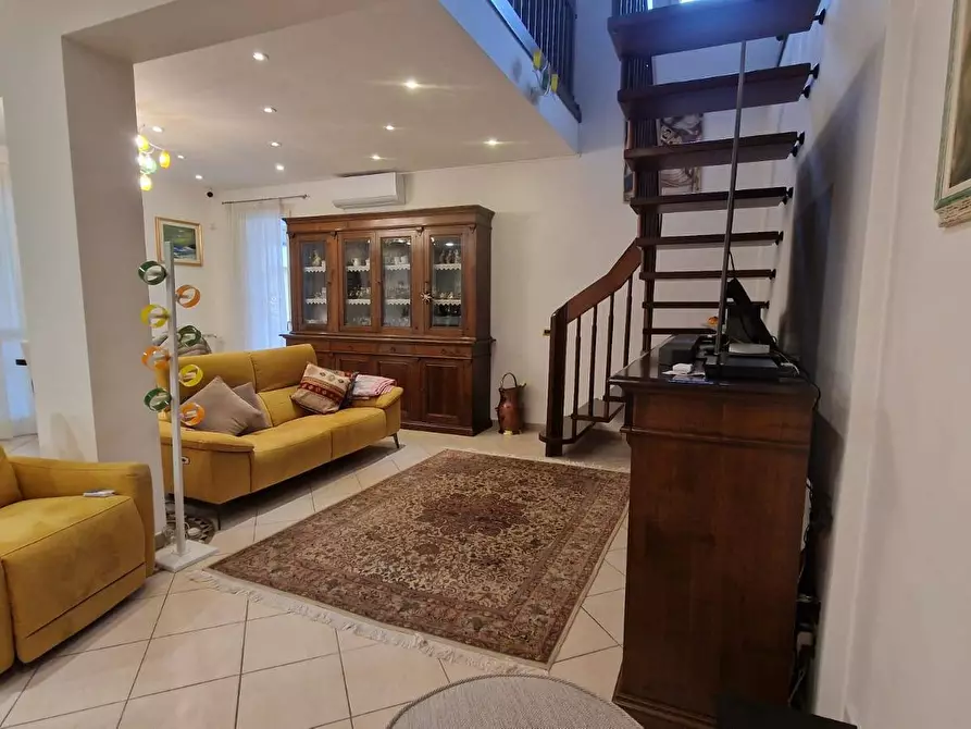 Immagine 1 di Appartamento in vendita  in via volpi 55 a Viareggio