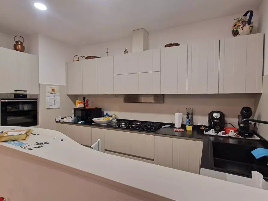 Immagine 12 di Appartamento in vendita  in via volpi 55 a Viareggio