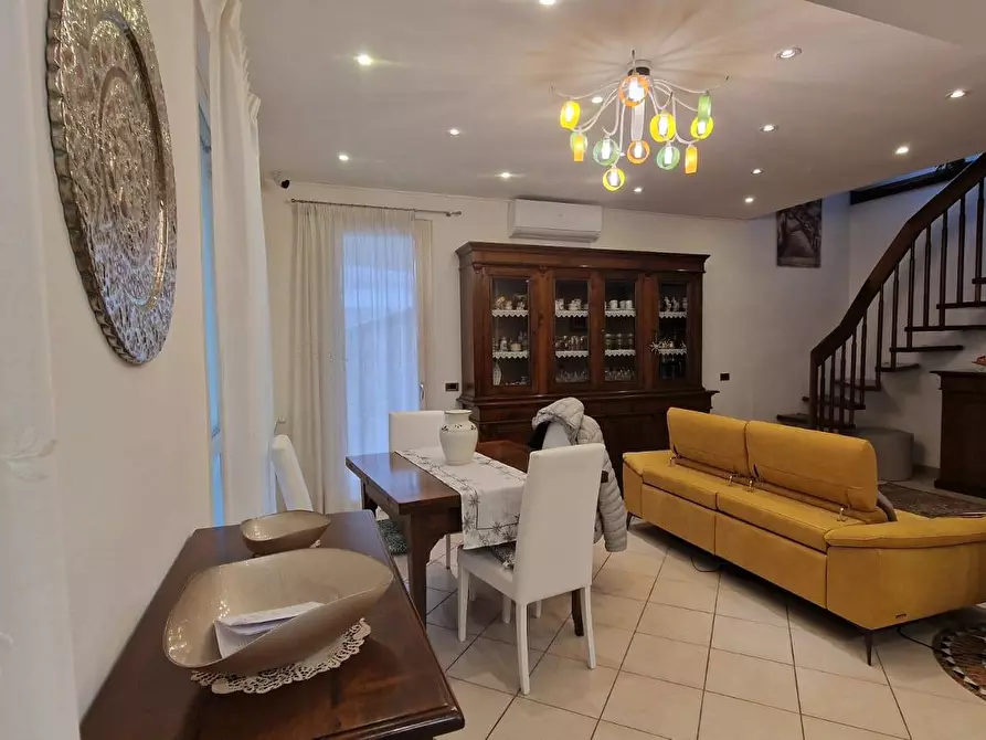 Immagine 4 di Appartamento in vendita  in via volpi 55 a Viareggio