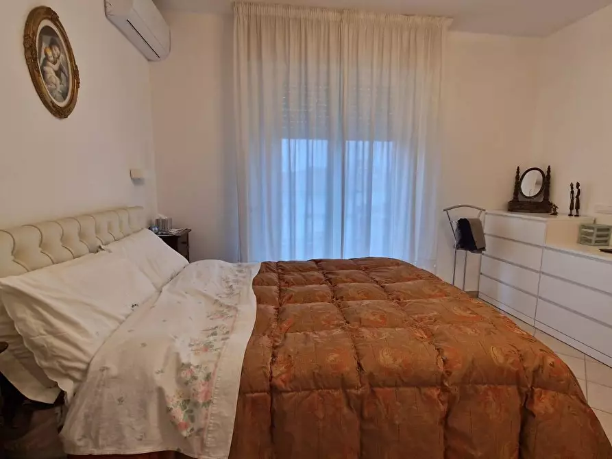 Immagine 17 di Appartamento in vendita  in via volpi 55 a Viareggio